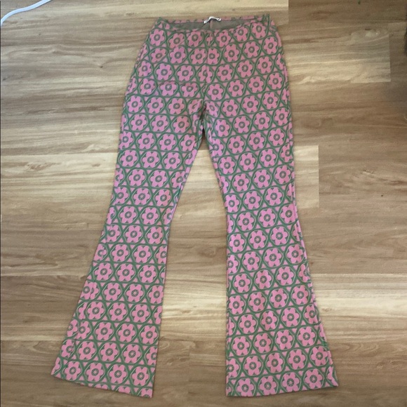 Zara Pants - Zara pull-on Floral Patterned Flare Pants in pink and green